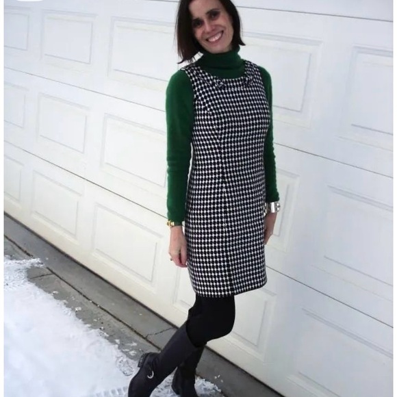 Banana Republic Tweed Dress, Sleeveless V Neck 6 - Picture 5 of 10